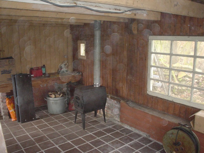 Kachel aangesloten. Dit wordt voorlopig onze zitkamer.