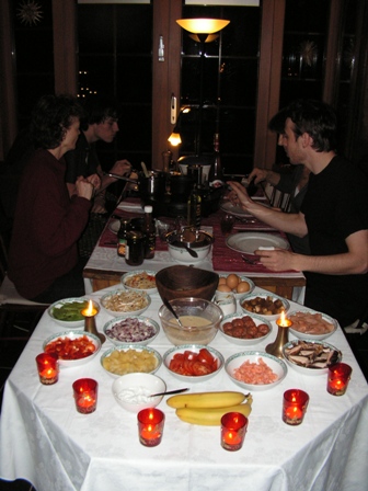 Wokken aan tafel.